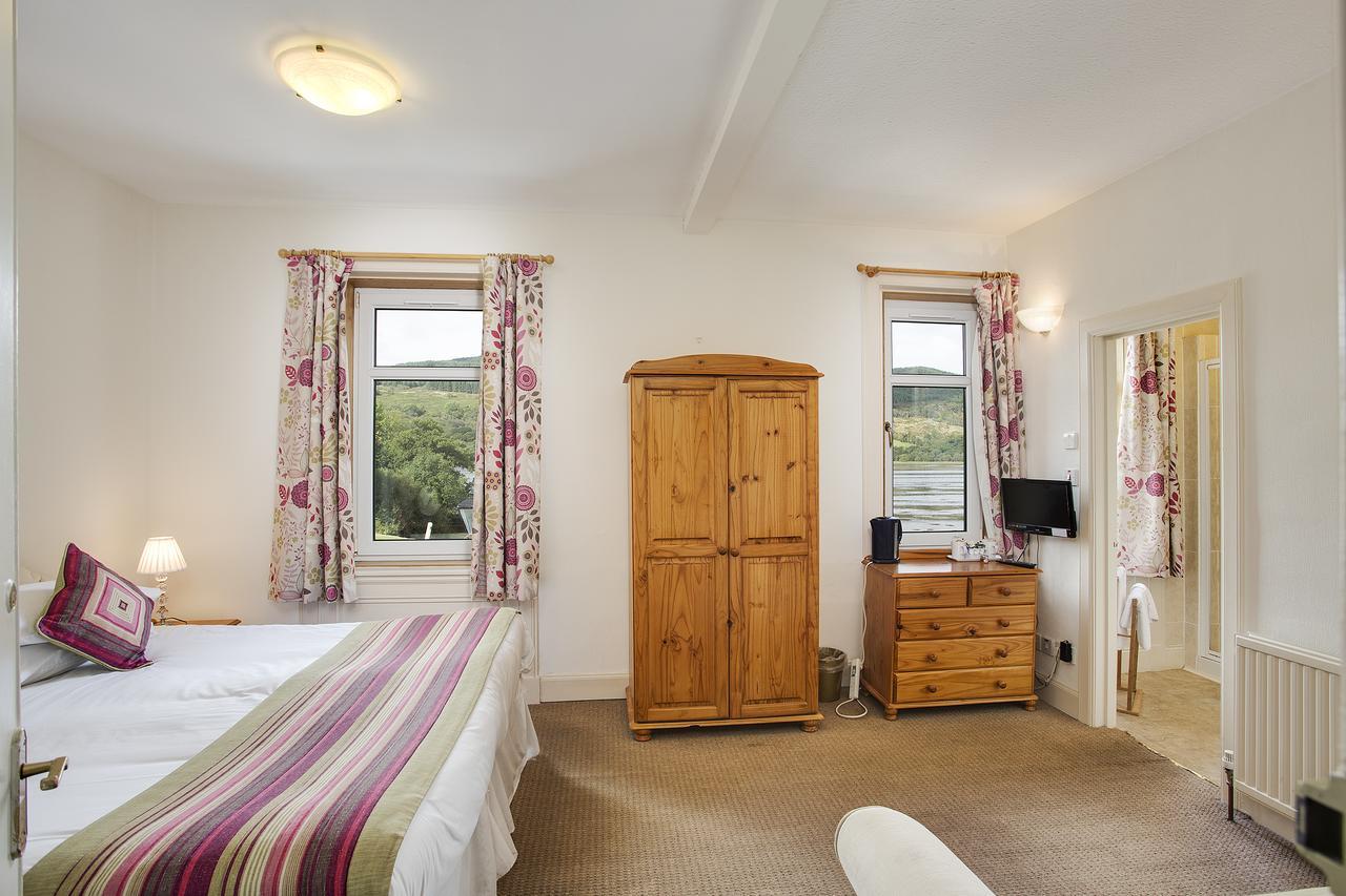 West Loch Hotel West Tarbert  Екстериор снимка